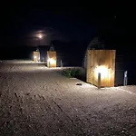 Mowbray Stable *